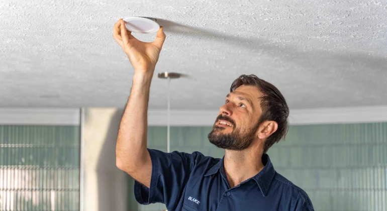Best Practices for Checking Smoke Alarms Regularly in Gwelup